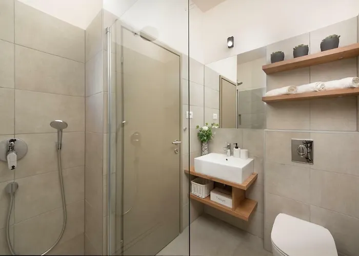 Luxe Mr.m 아파트 풀라